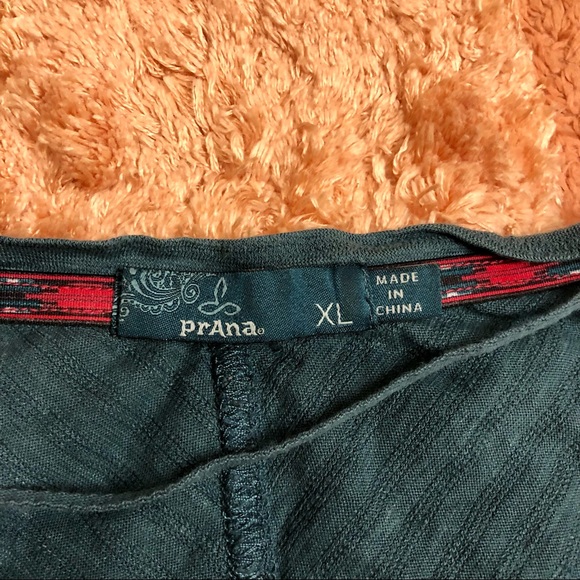 prAna Seabord Long Sleeved Tee - Organic Cotton and Hemp! Striped Blue. - Picture 4 of 6